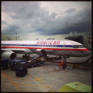 Classic #americanairlines colors on a #boeing #757 at #miami #airport. Next stop for me: #quito! #planespotting #planes #aircraft #airplanes #airlines #airliners #travel #instatravel