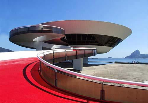Contemporary Art Museum in Niteroi, Brazil. Photo: Rodrigo Soldon