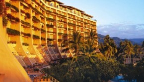 Mexico beach view: The Fiesta Americana Puerto Vallarta hotel.