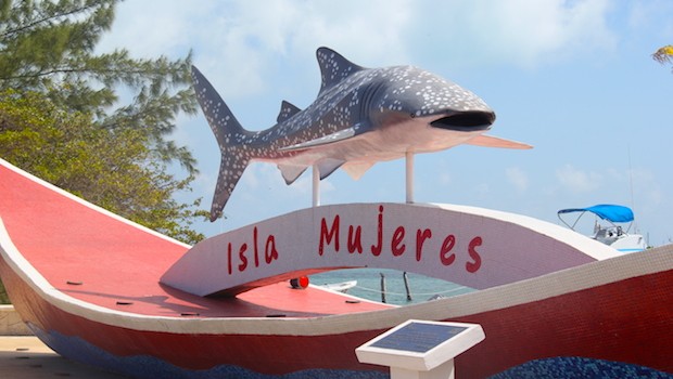 Isla Mujeres offersf fun vacation photo opportunities.