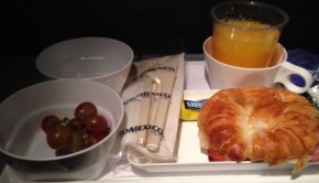 Food glorious airline food: Some airlines still serve it for free!