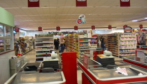 Supermaxi supermarket in Quito, Ecuador.