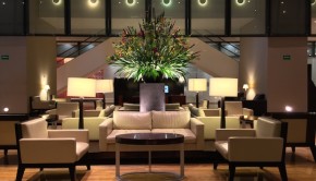Hotel lobby decor at the Hilton Mexico City Reforma.