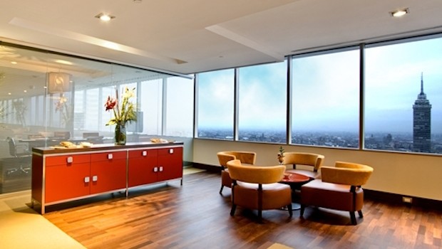 Executive lounge with meeting space at the Hilton Mexico City Reforma.