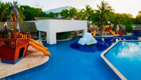 The Grand Oasis Tulum resort is letting kids stay free in Mexico.