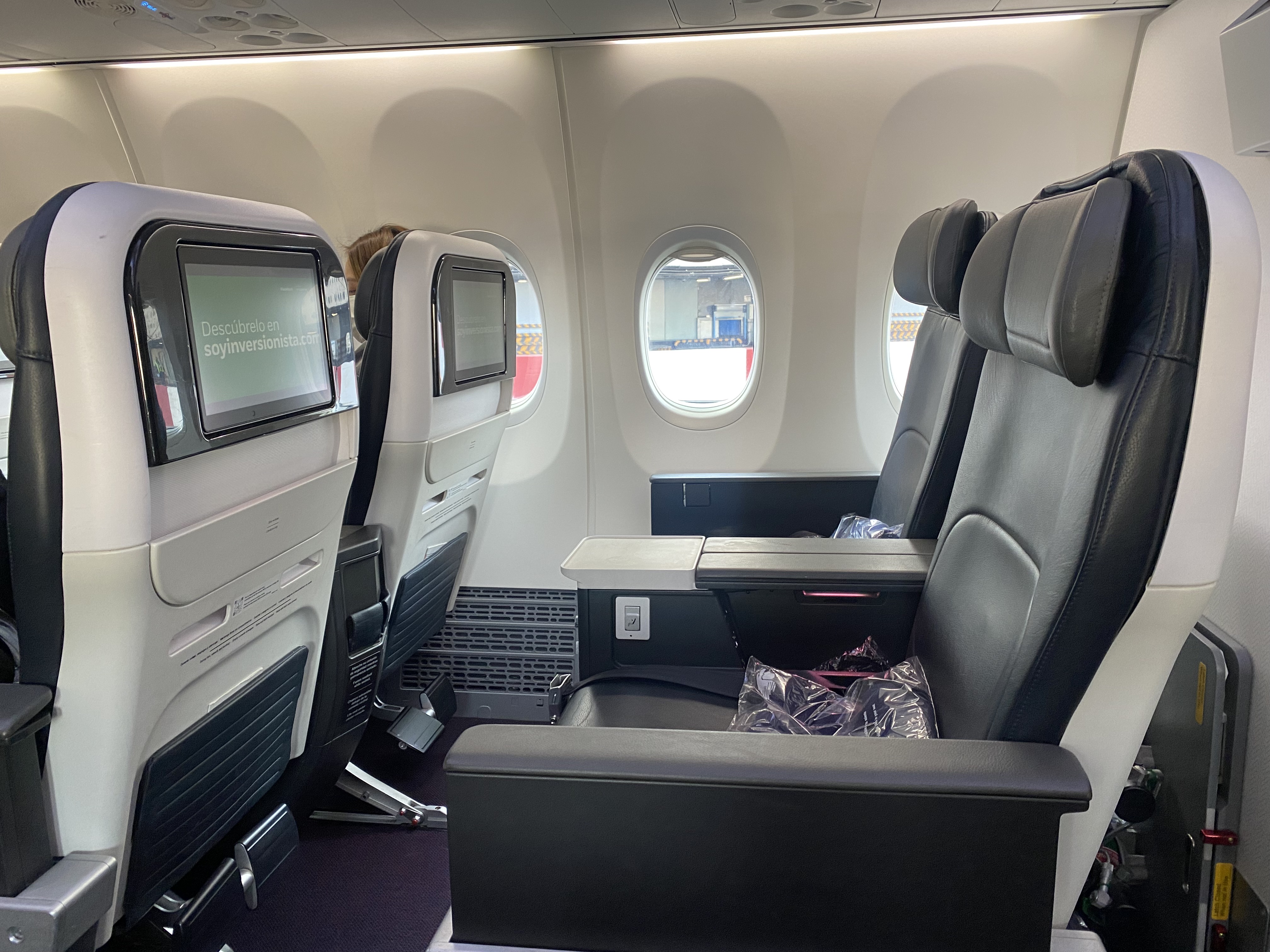 Aeromexico Clase Premier first class airline seating on the Boeing 737-8 MAX.